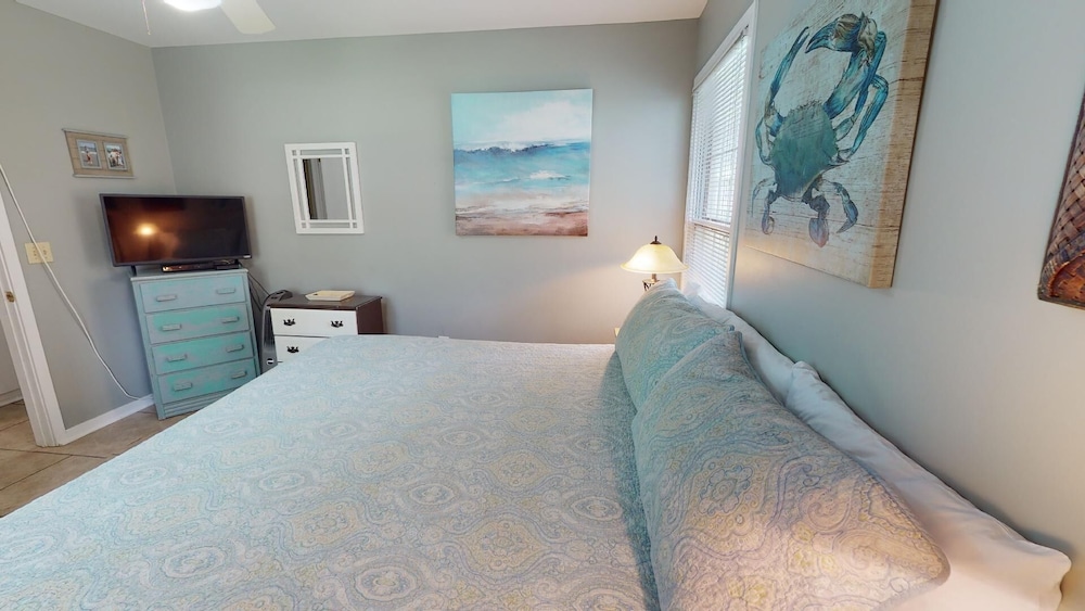 1111 2nd Avenue by Tybee Vacation Rentals