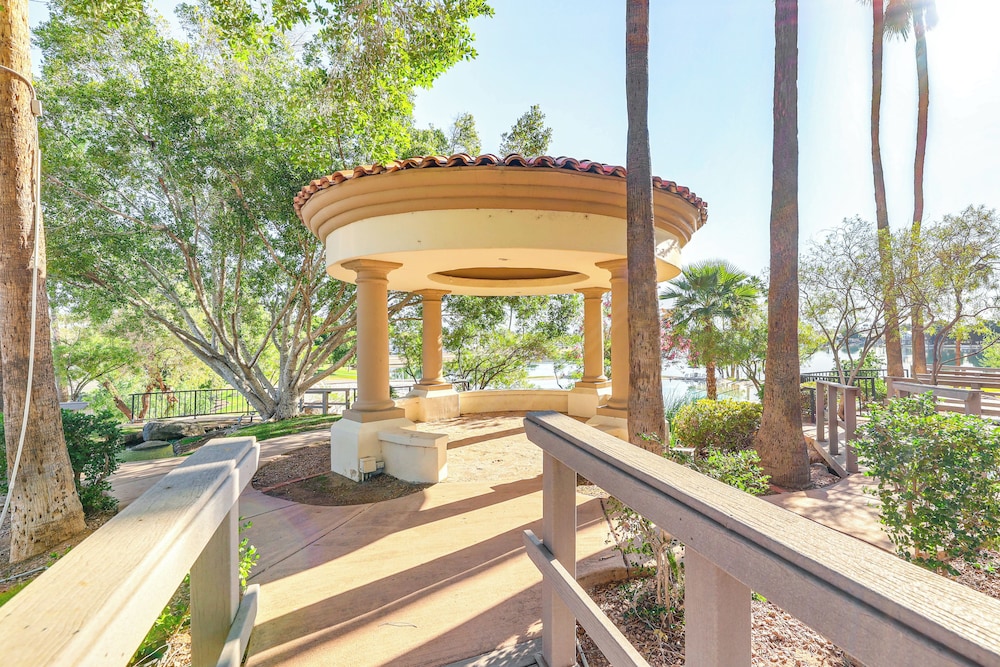 Val Vista Lakes Group Getaway: Lake & Pool Access!