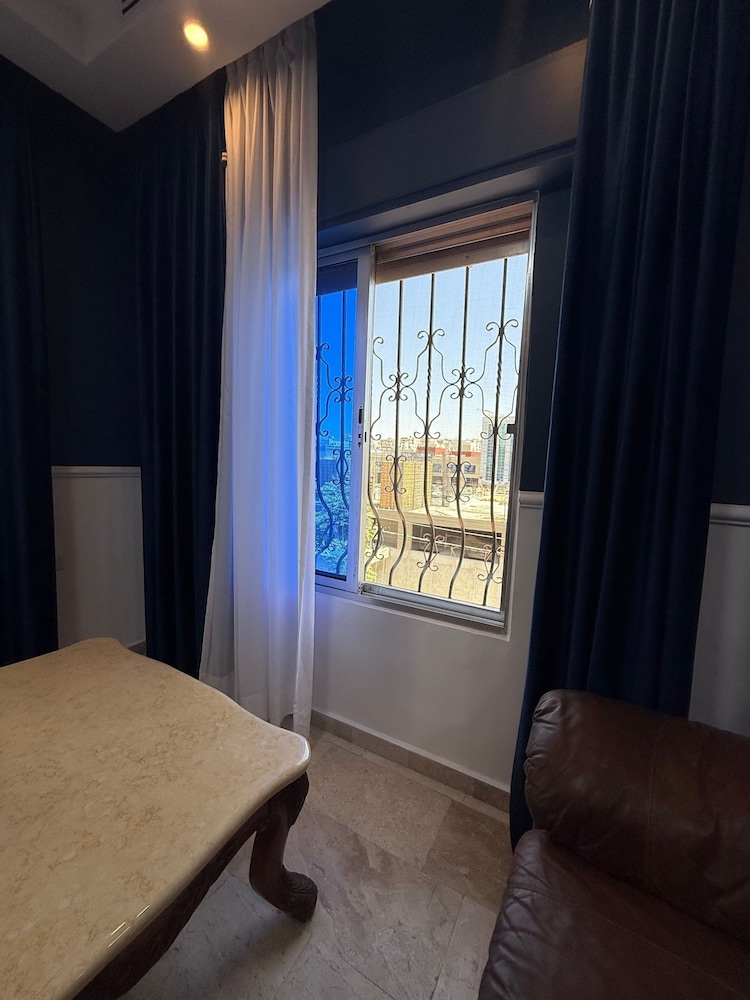 3bedroom Aprt of 200sqm Near Movenpick Hotel Amman