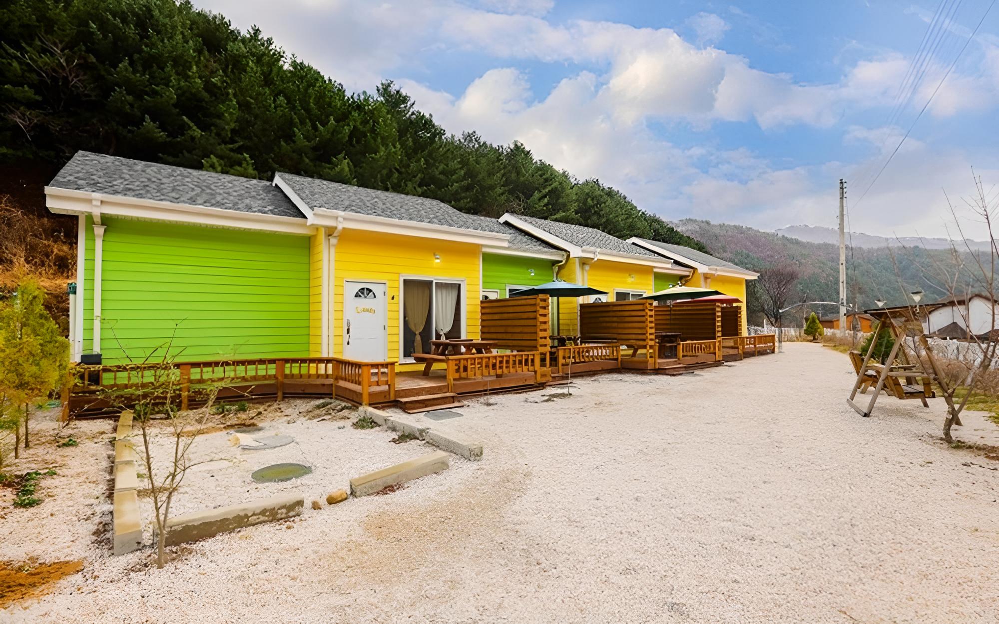 Pocheon Lemon Tree Pension view 4