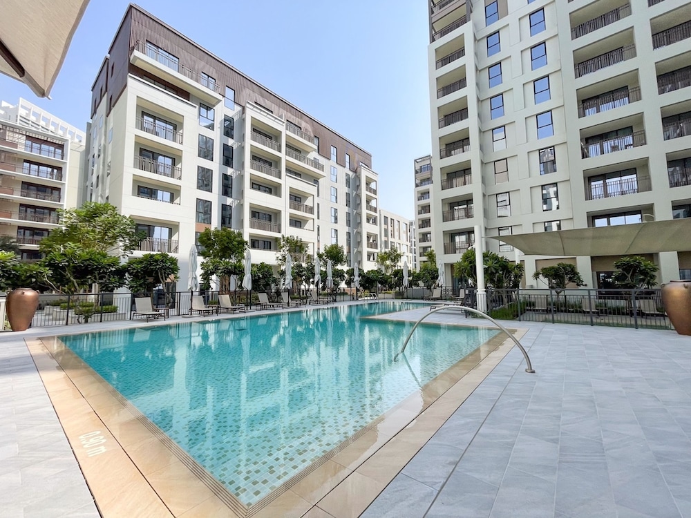 Elegant 4-bedroom Apartment Perfect for Families in Dubai Creek Harbour
