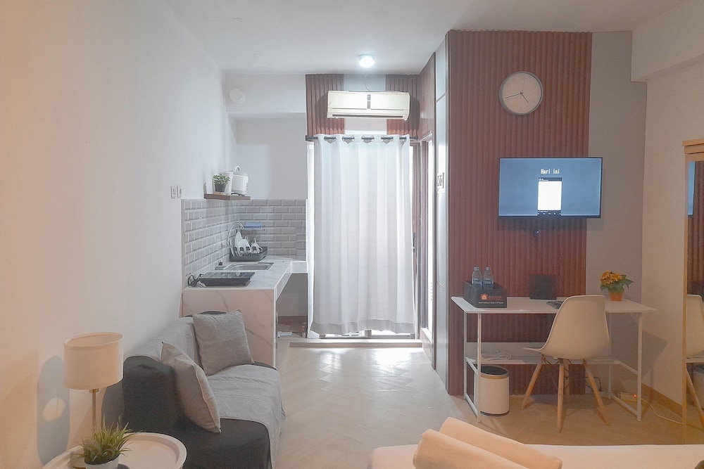 Studio Near Bandung Trade Mall At Gateway Ahmad Yani Cicadas Apartment