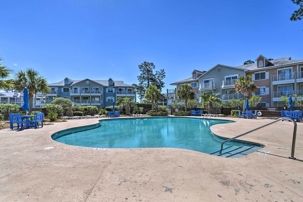 Dog-friendly Condo w/ Resort Perks in Calabash!