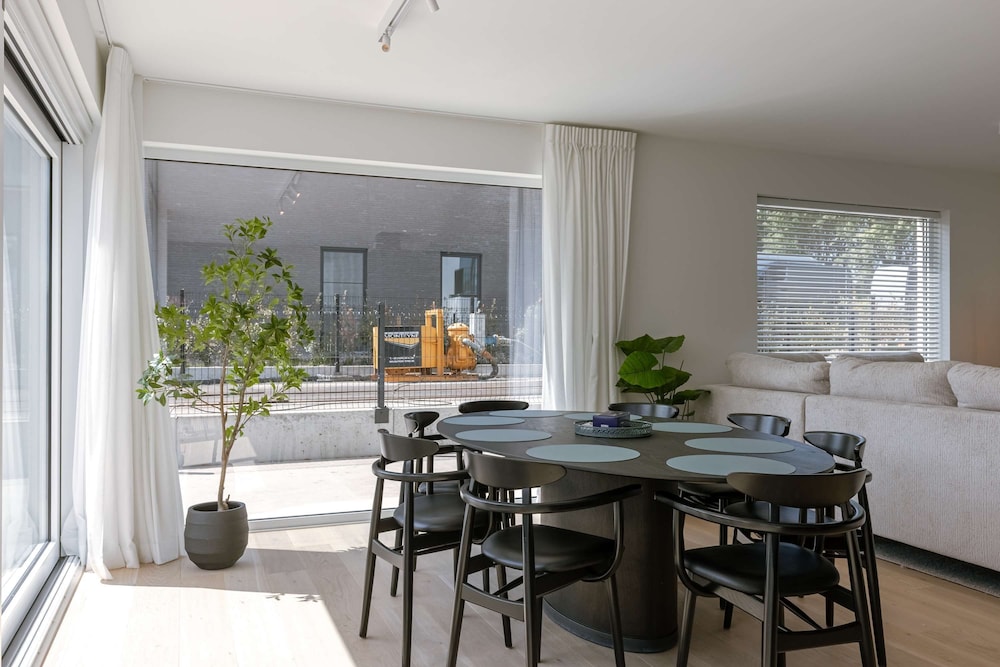 Huswell - Family Villa With Terrace and Parking