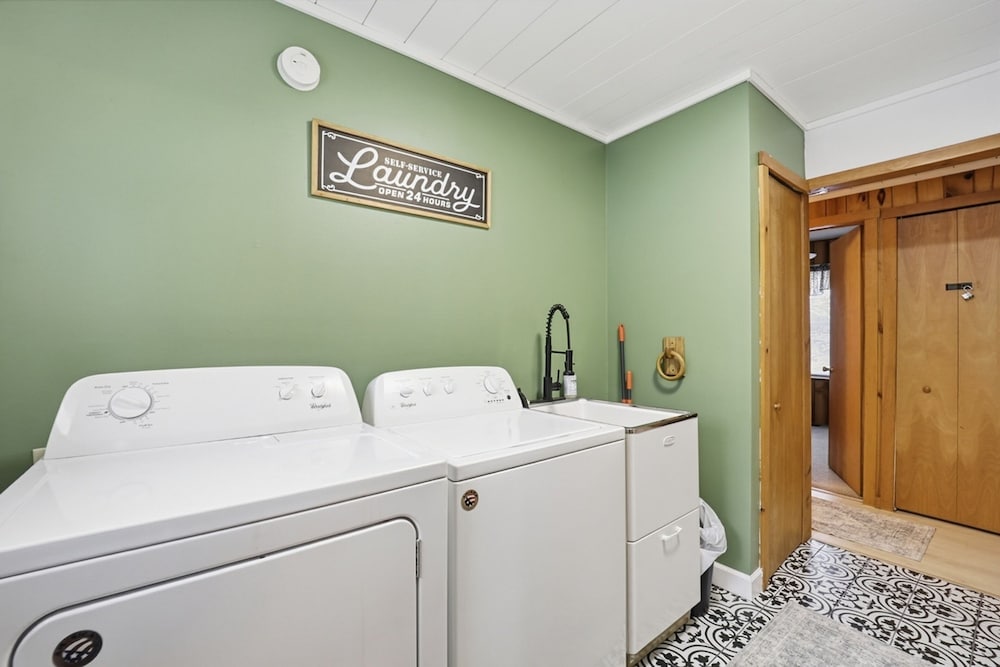 Lewiston Landing: Cozy Lake Access Getaway 3 Bedroom Home
