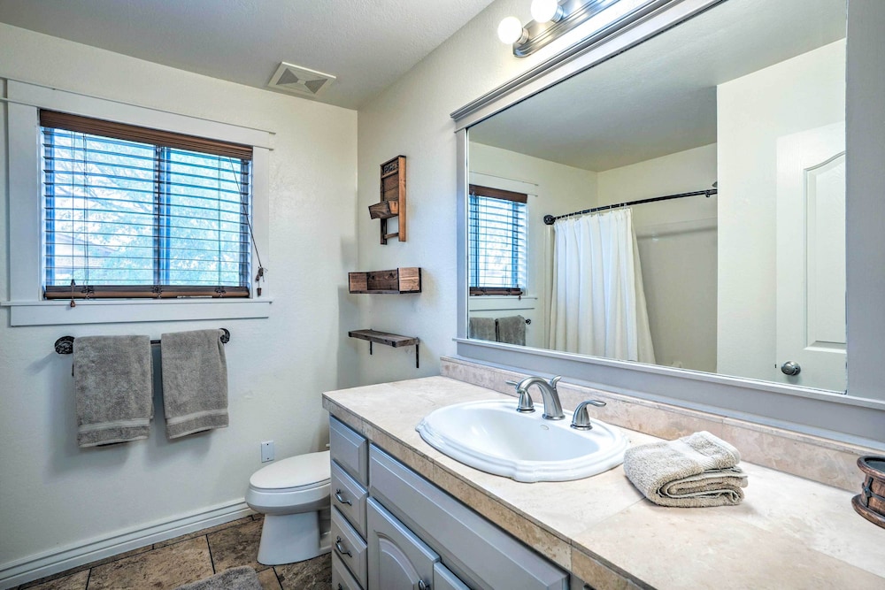 Modern Glendale Desert Destination w/ Patio! view 3