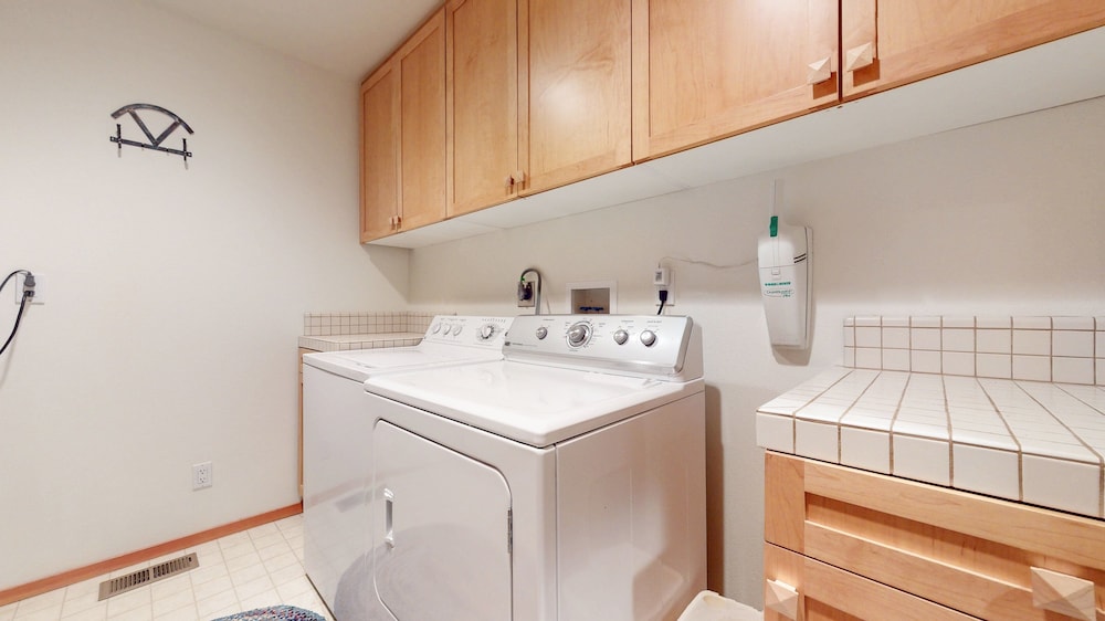 Snowcreek V #819 4 Bedroom Condo