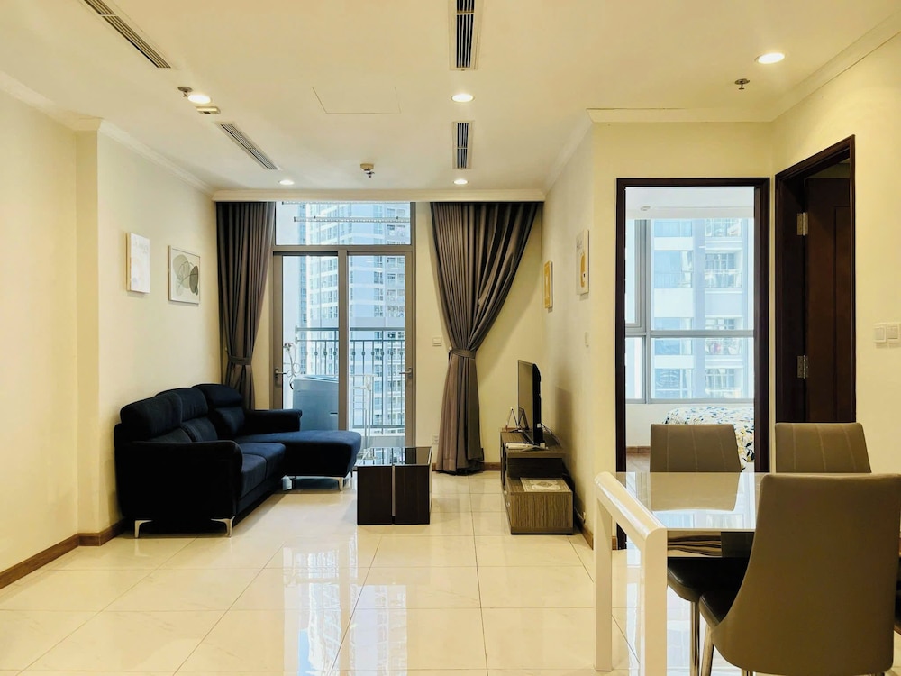 The Aquamarine Landmark Suites - Poolside Access at L4B