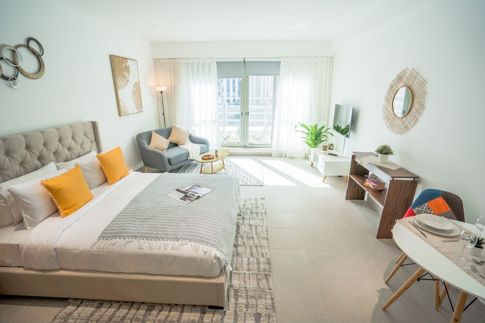 Nasma Luxury Stays- BLVD Central Podium