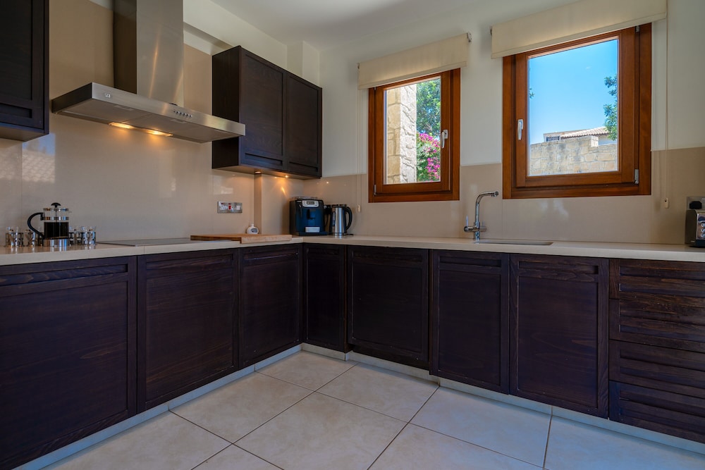 Villa 148 - Lofou view 5