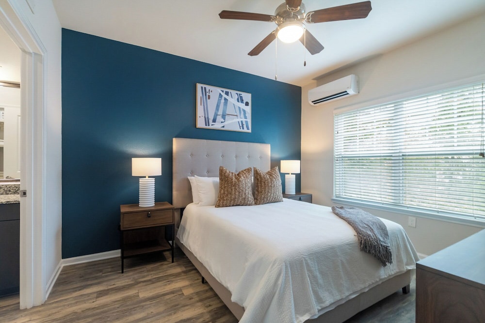 Landing Apartments - University City North