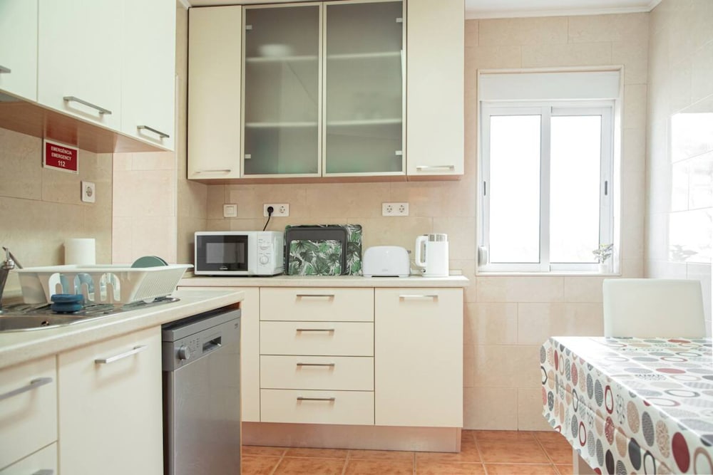 Peaceful and Serene 3 Bedroom Apartment in Lisbon