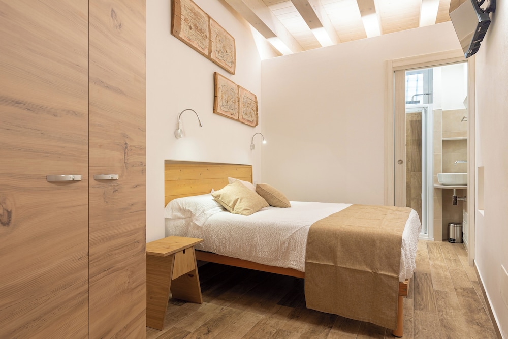 1 Bed Flat - Sleeps 3 - Parking Free - Wifi