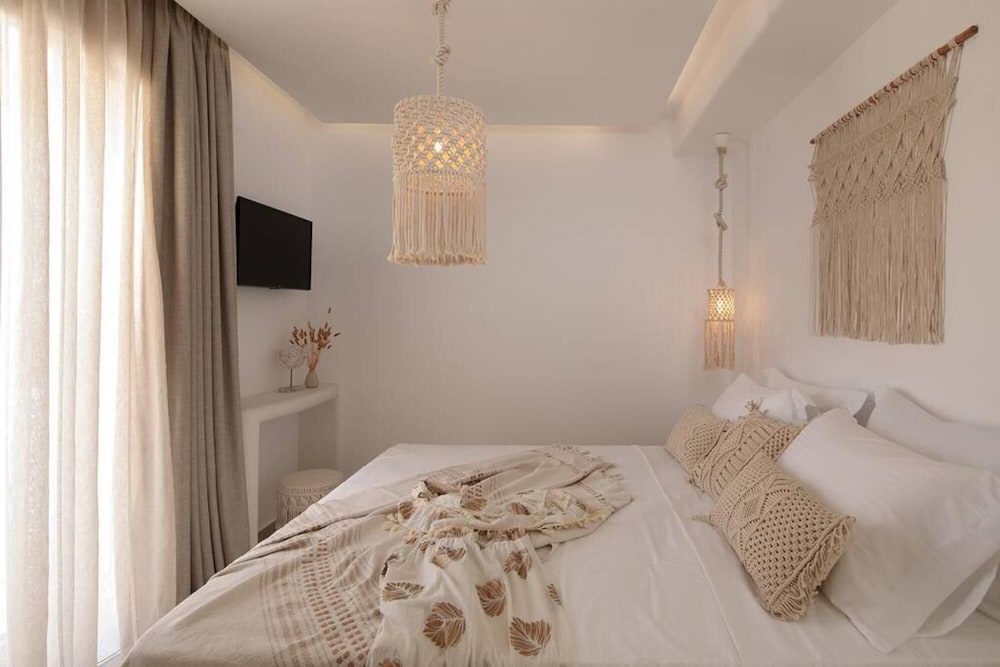 Nymph e 1 Luxury Villa Naxos Agia Anna view 4
