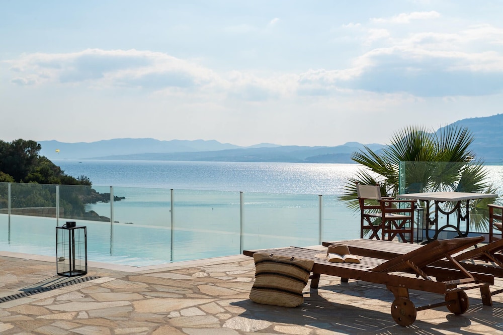Arte Suites Pefki
