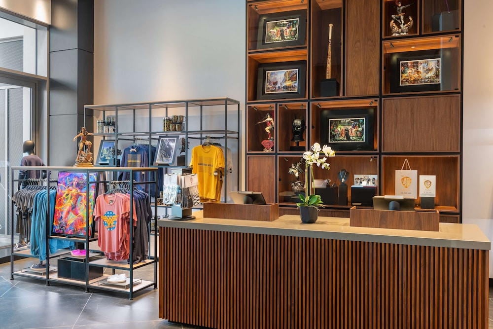 The WB Abu Dhabi, Curio Collection by Hilton