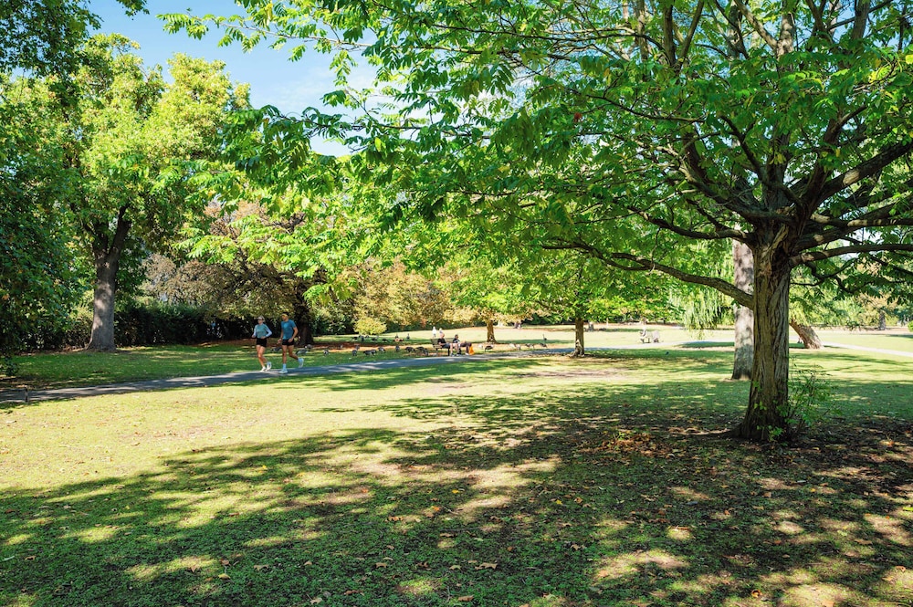 Lords Living -3 bed in Regents Park With Terrace
