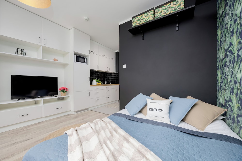 Cosy Studio With Balcony by Renters