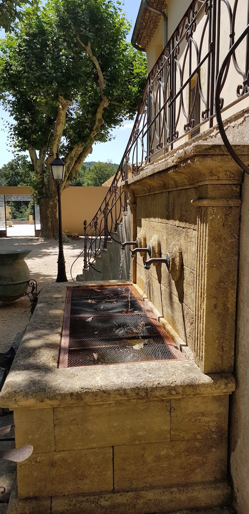 Domaine de Valbrillant Chambres d'hôtes
