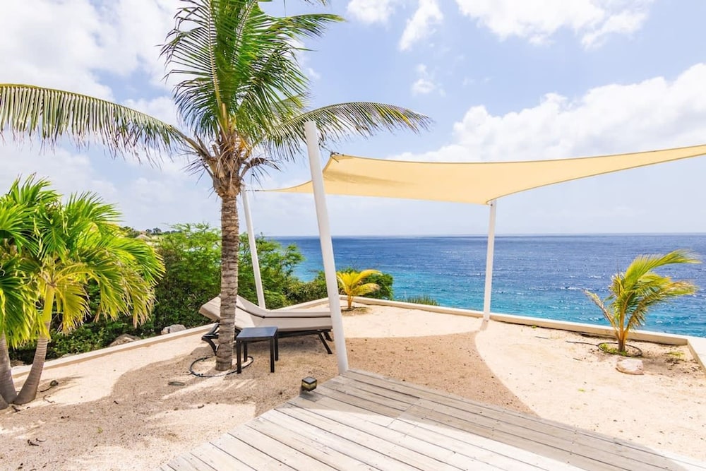 Kas di So o Ocean Front Luxury Villa