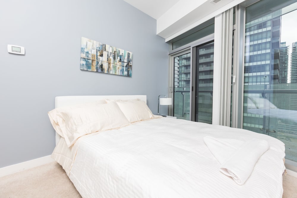 Applewood Suites - 3 Bed Waterfront Area - Image 3