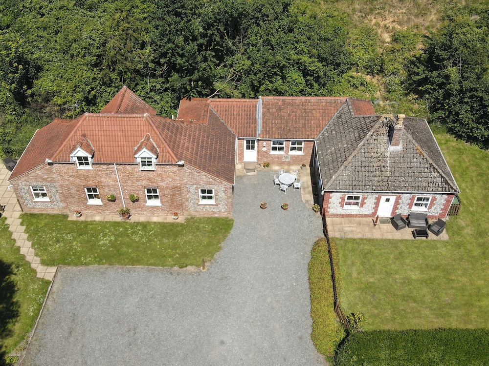 Flint Cottage