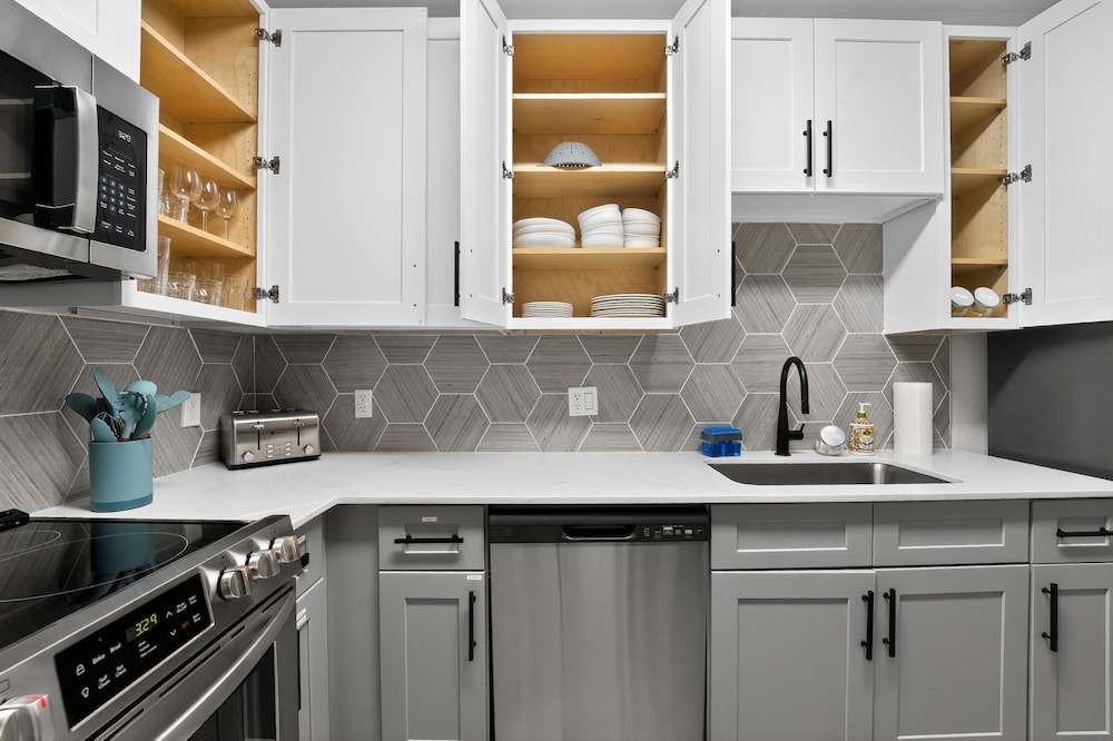 Chic 1br At Westgate Pool, Gym & Stadium Fun 1 Bedroom Apts