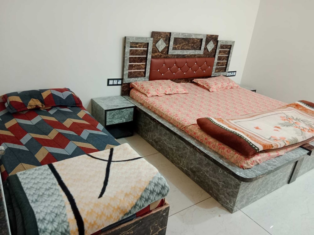 Hotel Radhe Krishna