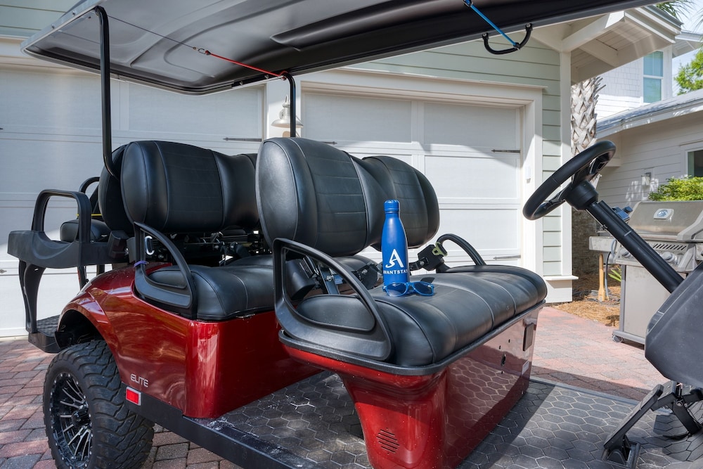 Shine on the Shore by Avantstay Pool Golf Cart