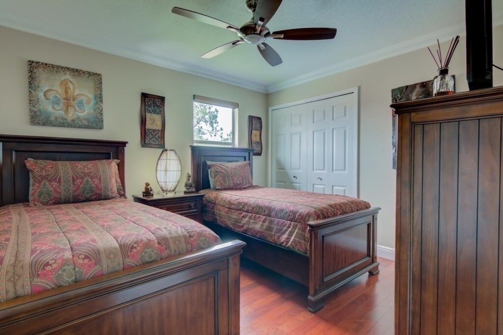 Southern Dunes Comforts Of Home! Golf Views! 4 Bedroom Home by RedAwning