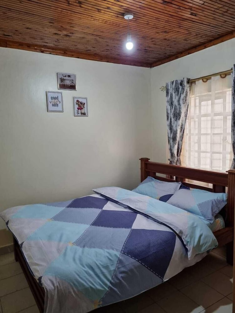 Lux Suites 2 Bedroom Donholm Bungalow view 2