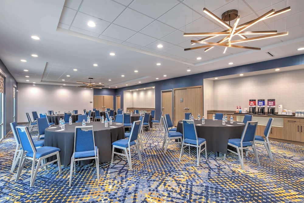 Hampton Inn Suites Shenandoah The Woodlands, Tx - Property Image 19