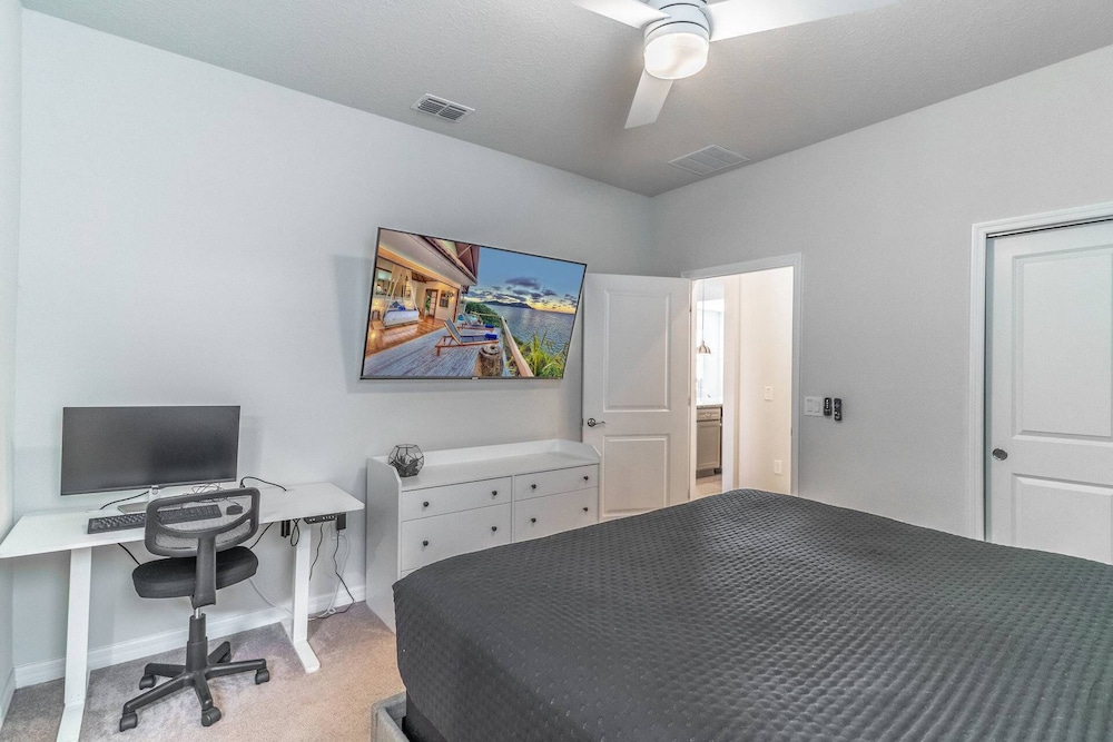 3285 Windsor Island