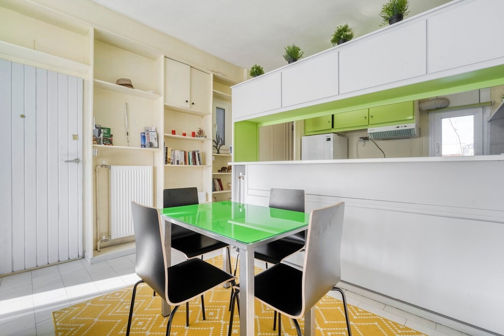 Acropolis Penthouse With 50mbps Wifi
