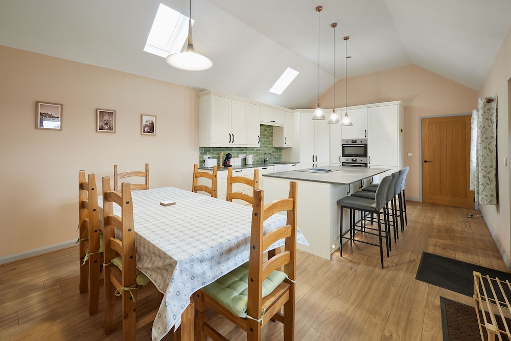 Host Stay The Byres