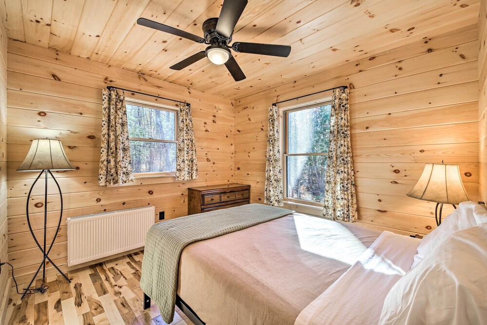 Inviting Webb Lake Cabin w/ Mountain Views view 3
