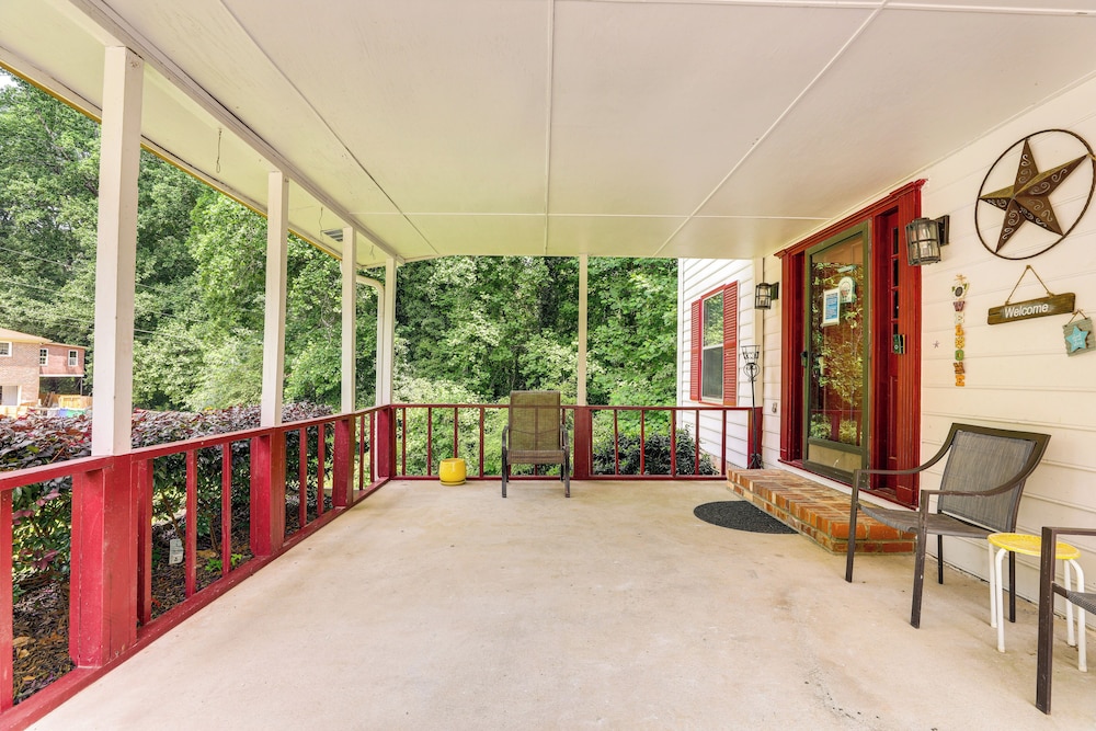 Group Getaway: Spacious Home in Stone Mountain!
