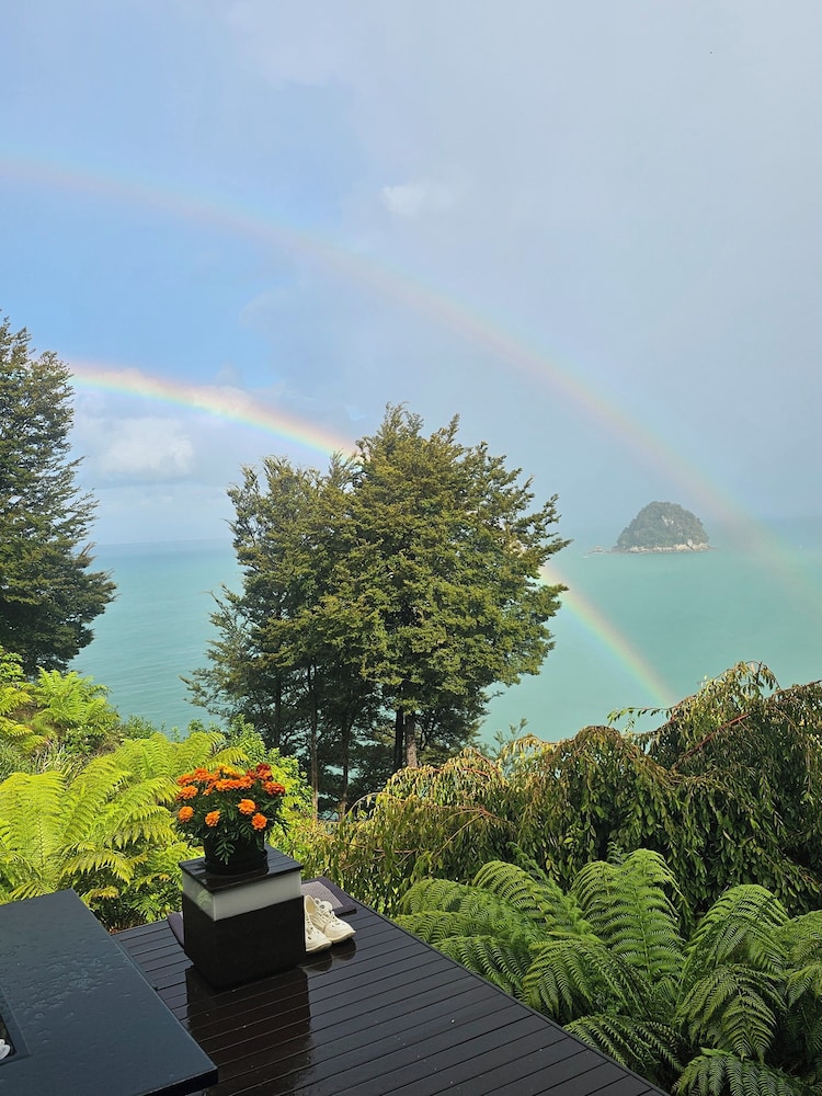Exclusive Suite - Ocean Views & Beach