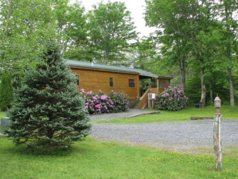 Linville River Log Cabins