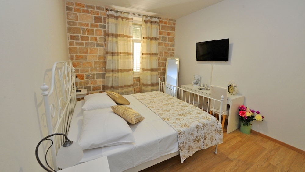 Nirvana Luxury Rooms