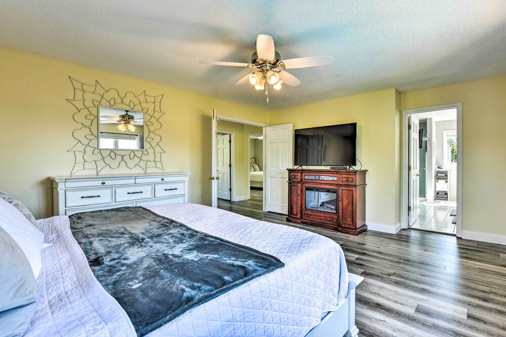 Pet-friendly Maple Grove Gem w/ Private Yard! - Property Image 32
