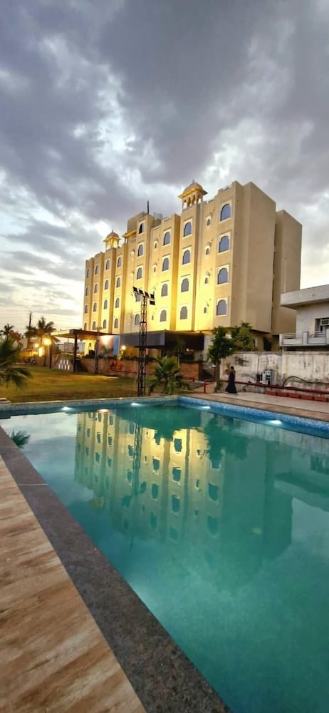 Hotel Grand Vasante