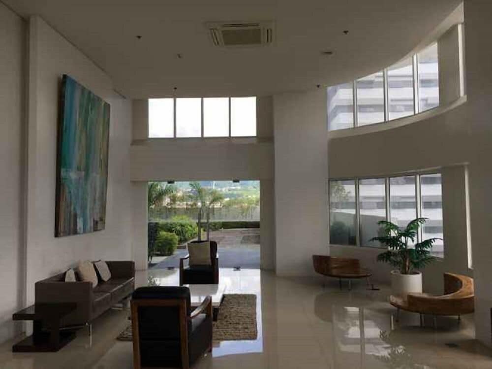 Calyx Centre view 3