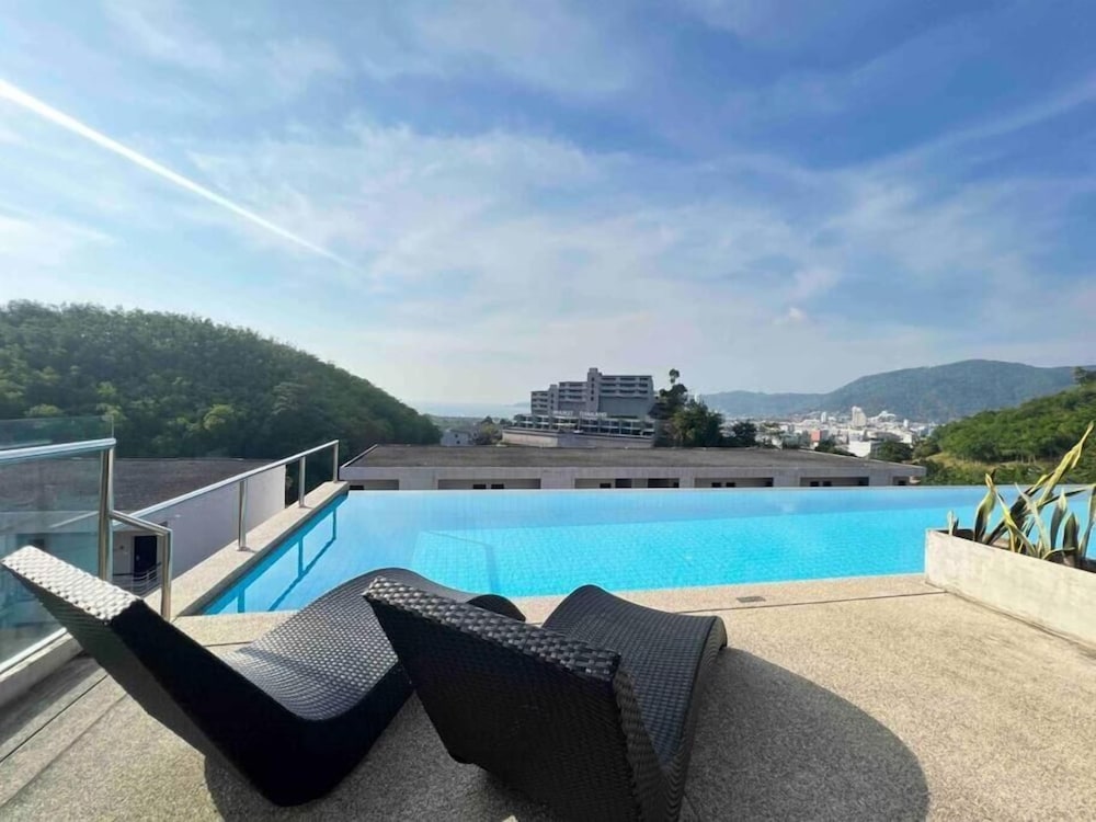 Sea View Suite Pool Access C81