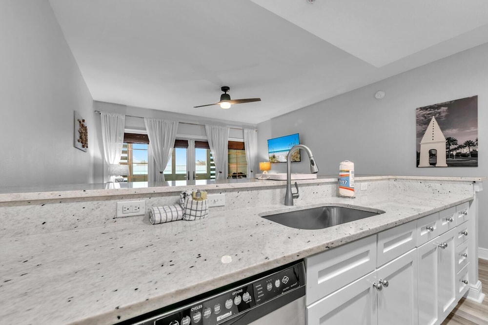 Cassine Way 303 - Seagrove + Sunsets