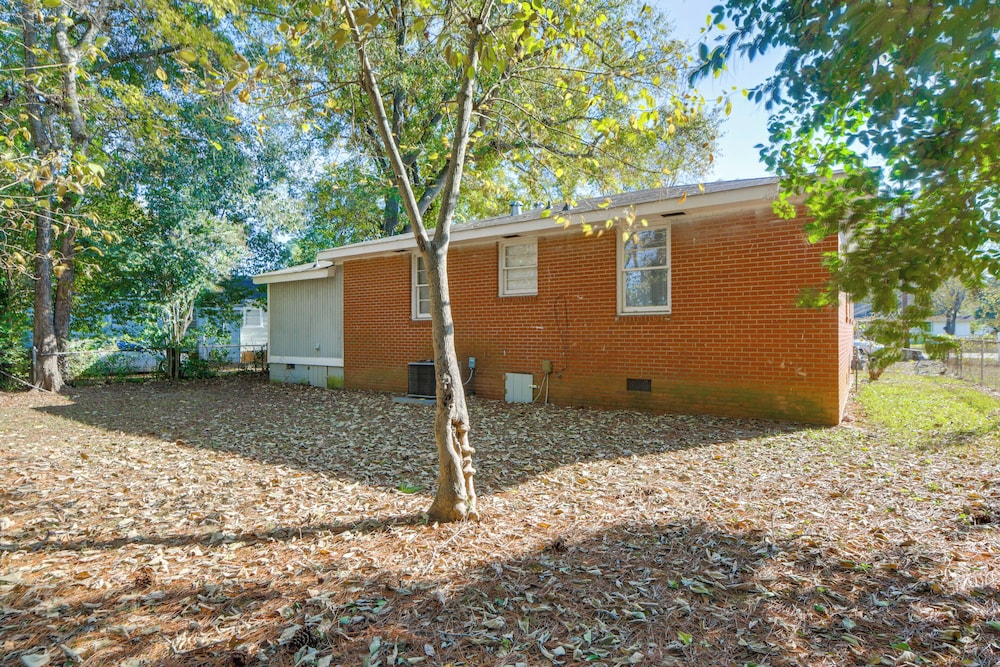 1 Mi to Chattahoochee Riverwalk: Cozy Home Base