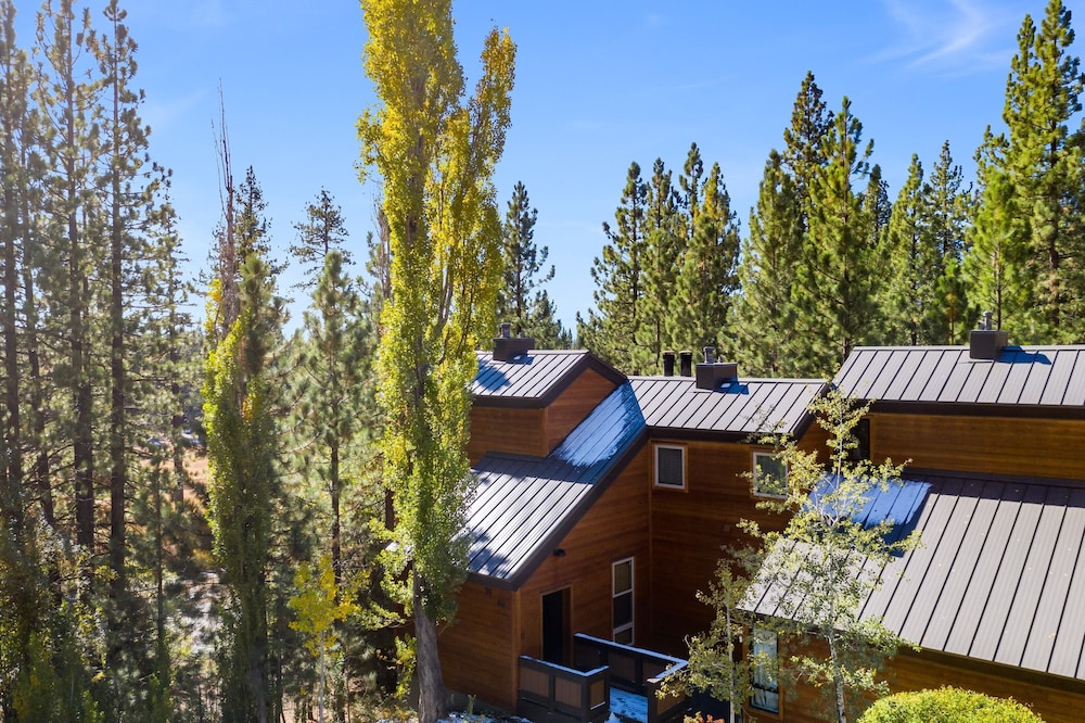 Pinegrove by Avantstay Beautiful Villas Condo Just Outside Tahoe City! - Property Image 22