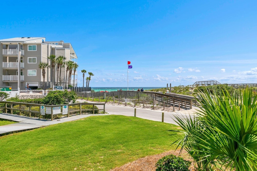 Beachside Villas 611