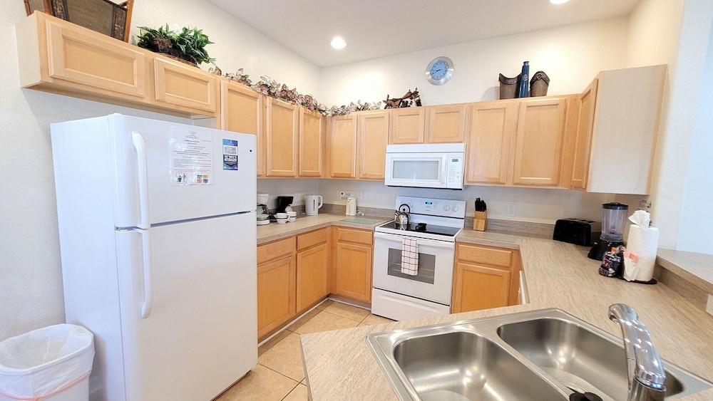 HG423SP 4 Bedroom villa in High grove 4 Home