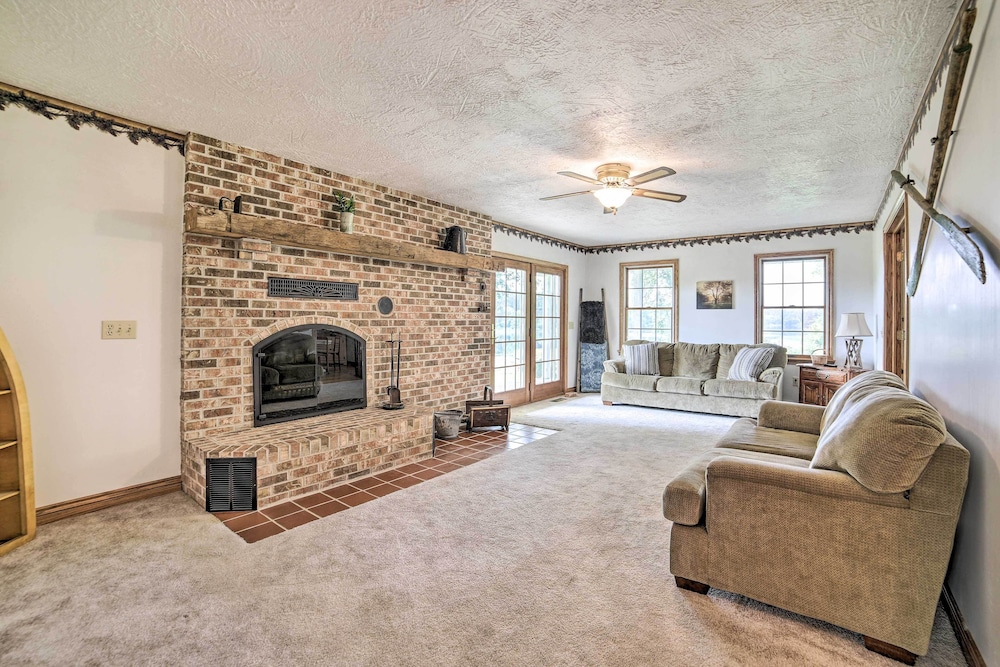 Family-friendly Retreat on Long Noble Lake! view 3